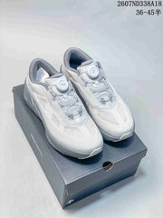 DESCENTE D F WIRE 3.0 White Gray Running Sneakers