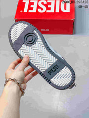 Diesel S-ukiyo V2 Low-Top Sneakers in Charcoal and White