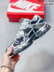 Nike V5 RNR Sneakers White Silver Black