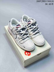 Nike SB Dunk Low Supreme-Style White Grey Sneakers