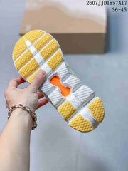 On Cloud X 4 Low-Top Sneakers Cream Orange