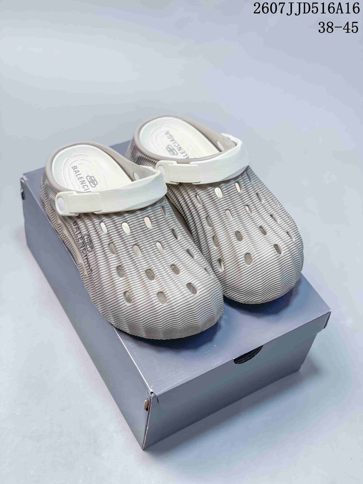 BELANCIAGA Ribbed Clog Sandals Cream 2607JJD516A16