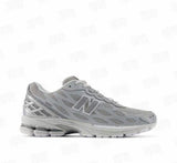 New Balance 1906WFE Sneakers in Grey