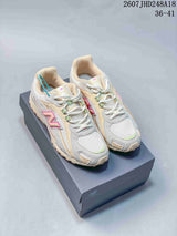 New Balance 204L Low-Top Sneakers in Cream and Gray