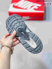 Nike V5 RNR Gray Low-Top Casual Sneakers