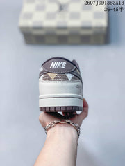 Nike SB Dunk Low Brown Plaid Sneakers 2607JDD1353A13