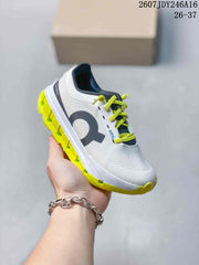 On Cloudstratus 3 Kids Running Shoes