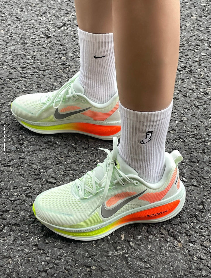 Nike Vomero 18 Running Shoes Green Orange HM6803-300
